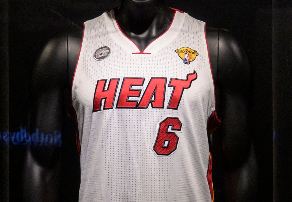 输和转移赃, 日被判刑