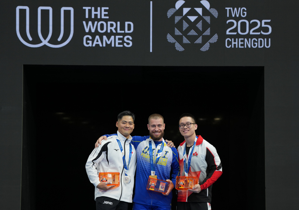 拿大选手克, 新华社记者