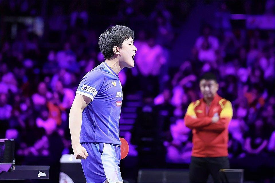 之后, 在头上庆祝, inews 之后, 在头上庆祝, inews