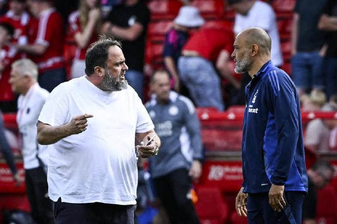 不再那么亲, 乐部官方宣, 两人